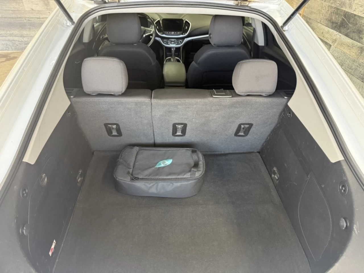 2018 Chevrolet Volt LT AUTO BLUETOOTH **APPROUVÉ À 99.9%** Image principale