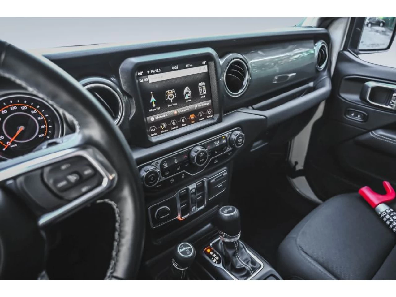 2023 Jeep Wrangler Sahara 4 Door 4x4 V6 GROUPE TEMPS FROID Image principale