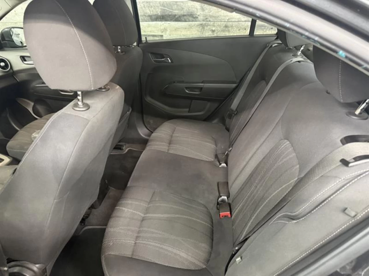 2018 Chevrolet Sonic LT Auto Apple carplay/Android **ApprouvÉ À 99.9%** Image principale