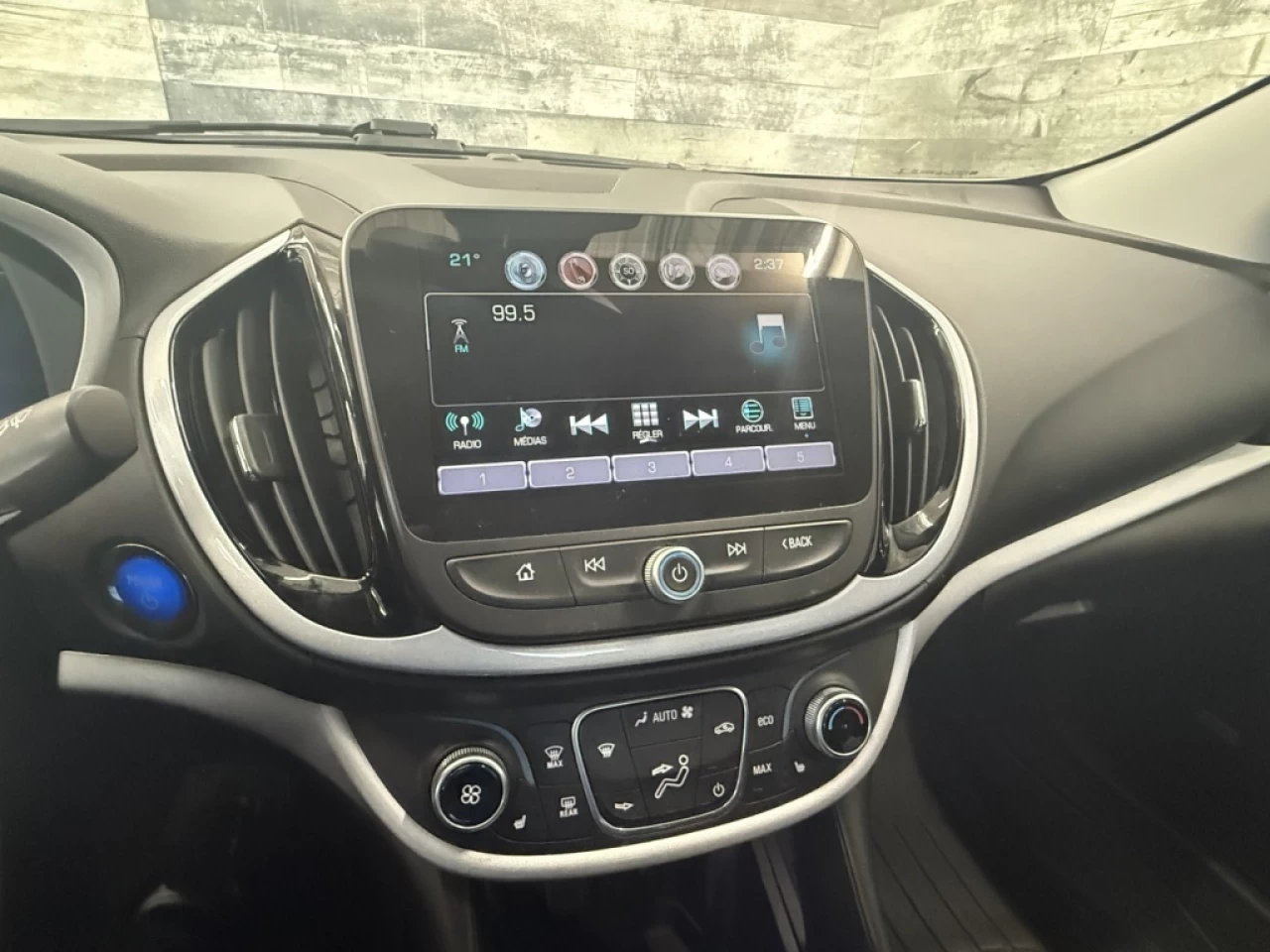 2018 Chevrolet Volt LT AUTO BLUETOOTH **APPROUVÉ À 99.9%** Image principale