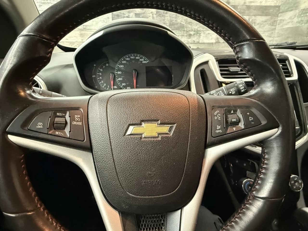 2017 Chevrolet Sonic LT Toit Cam de recul **ApprouvÉ À 99.9%** Image principale