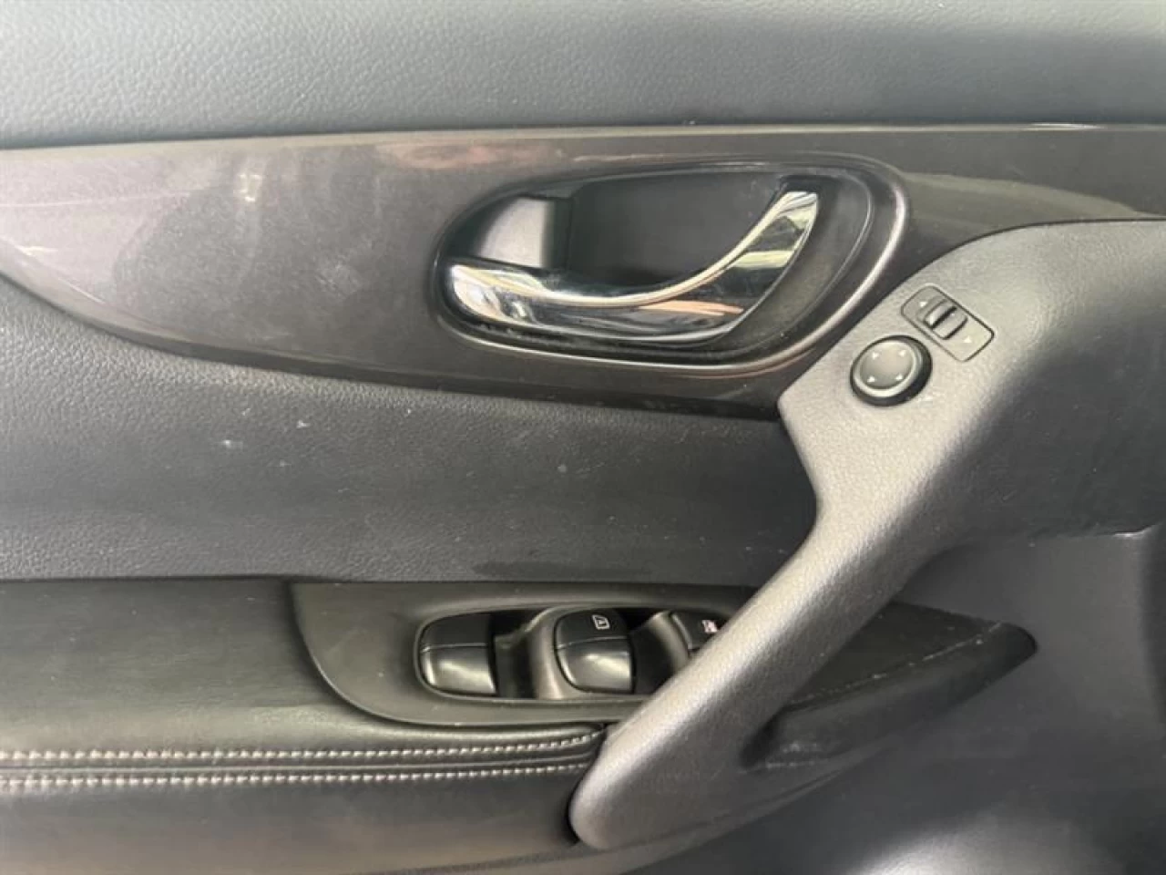2019 Nissan Rogue SV AWD TOIT PANO CAM DE RECUL** APPROUVÉ À 99.9% * Image principale