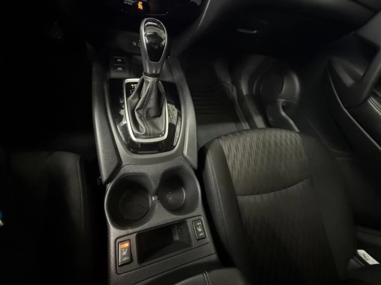 2020 Nissan Rogue SV AWD TOIT NAV ** APPROUVÉ À 99.9% ** Image principale