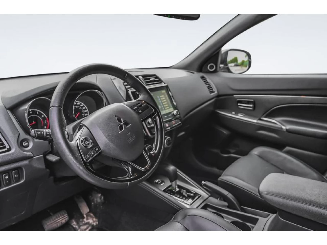 2025 Mitsubishi RVR GT AWC CUIR TOIT PANORAMIQUE Image principale
