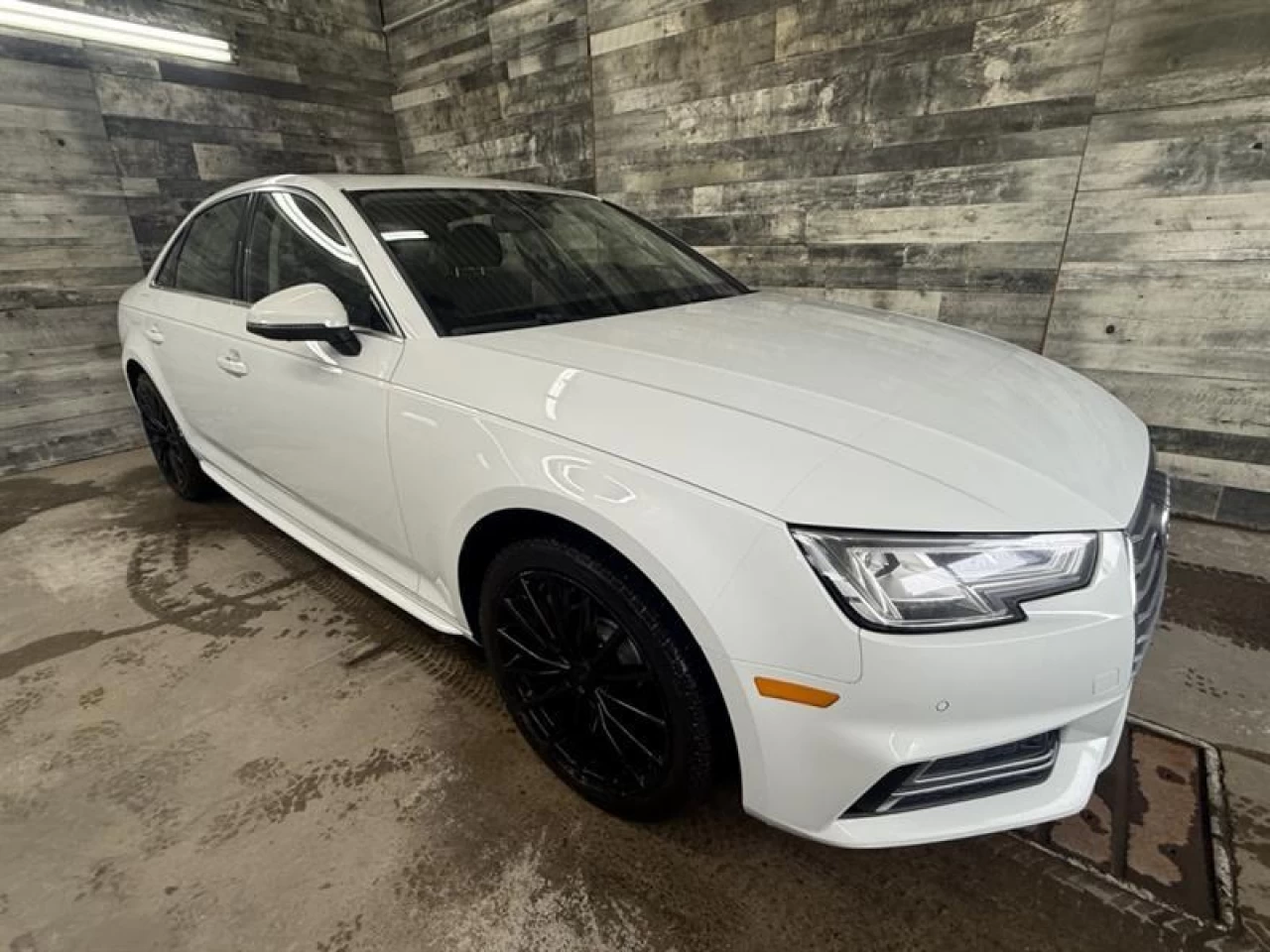2018 Audi A4 Technik AWD CUIR NAV TOIT Image principale