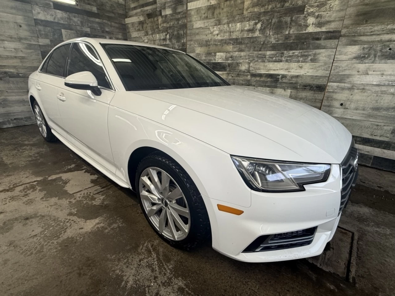 2018 Audi A4 Komfort S TRONIC AWD CUIR TOIT **APPROUVÉ À 99.9%* Image principale