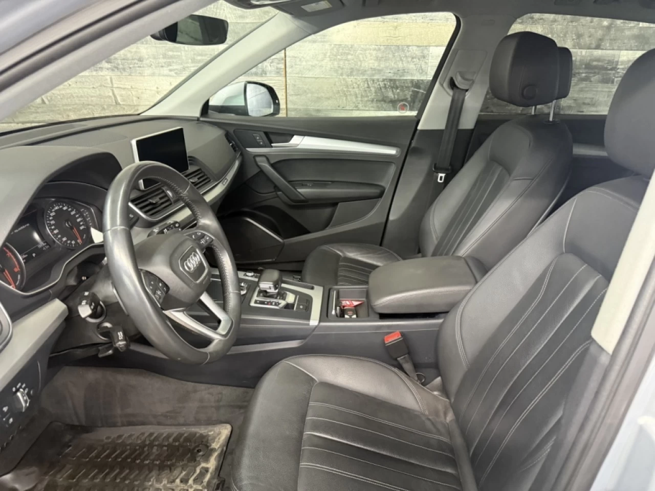 2018 Audi Q5 Komfort AWD CUIR NAV **APPROUVÉ À 99.9%** Image principale