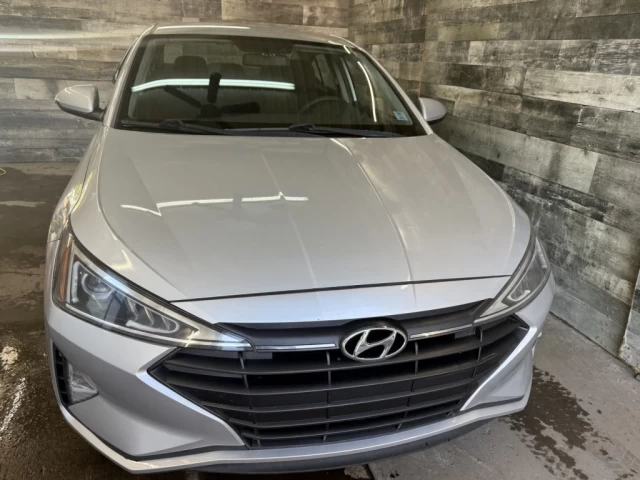 Hyundai Elantra Essential AUTO BLUETOOTH CAM DE RECUL **APPROUVÉ À 2019