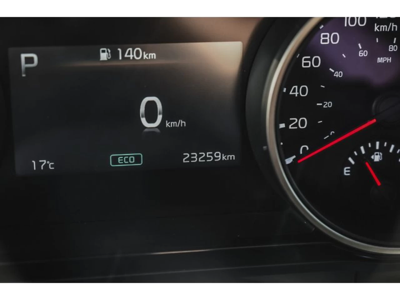 2024 Kia Carnival LX Image principale