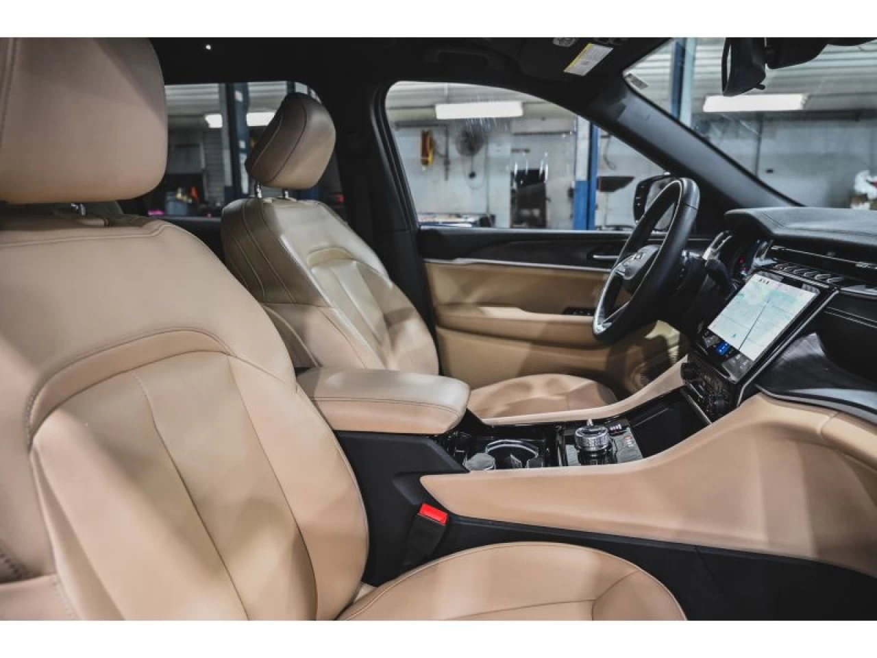 2023 Jeep Grand Cherokee L Limited 4x4 Image principale