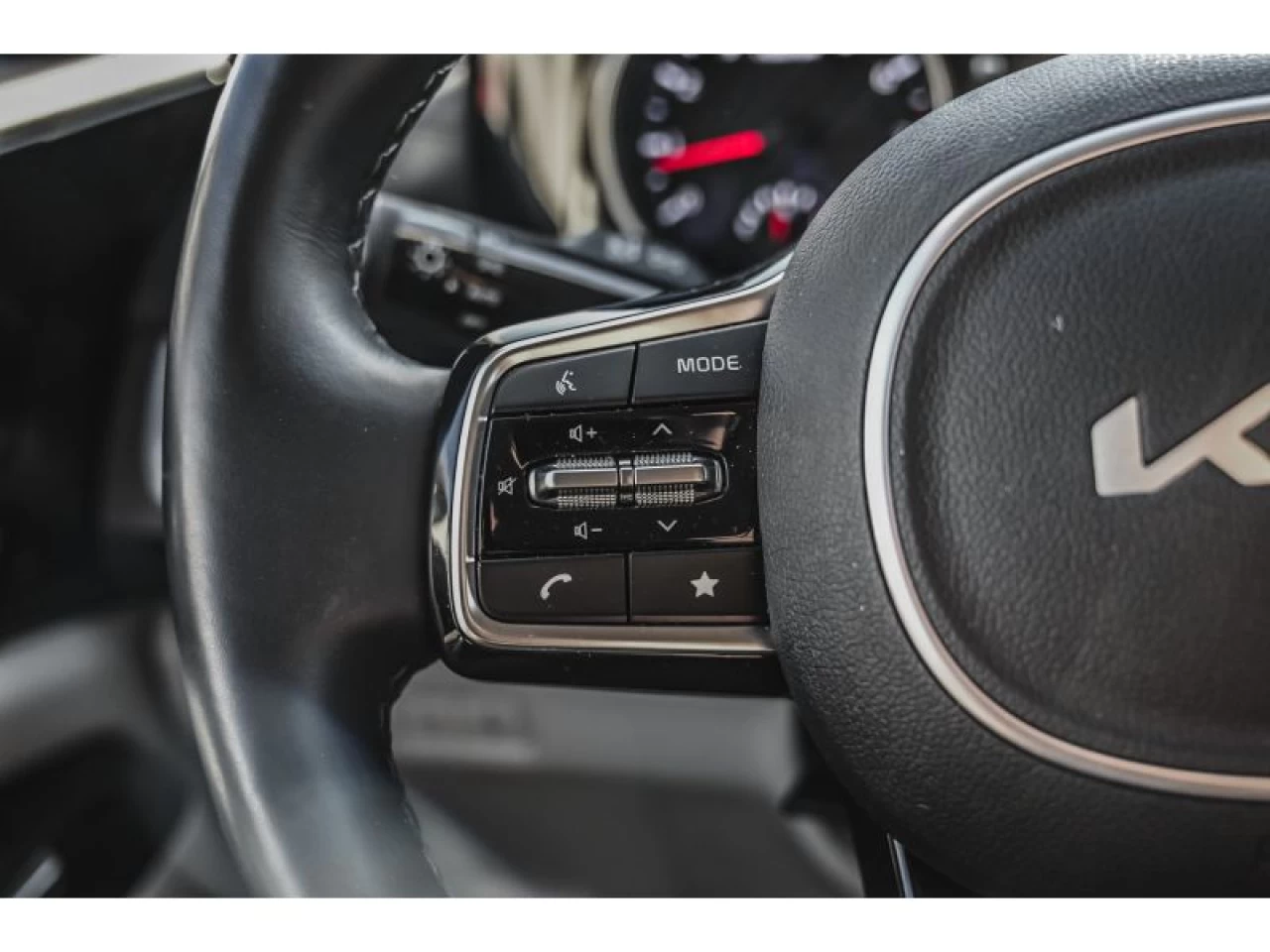 2024 Kia Carnival LX Image principale