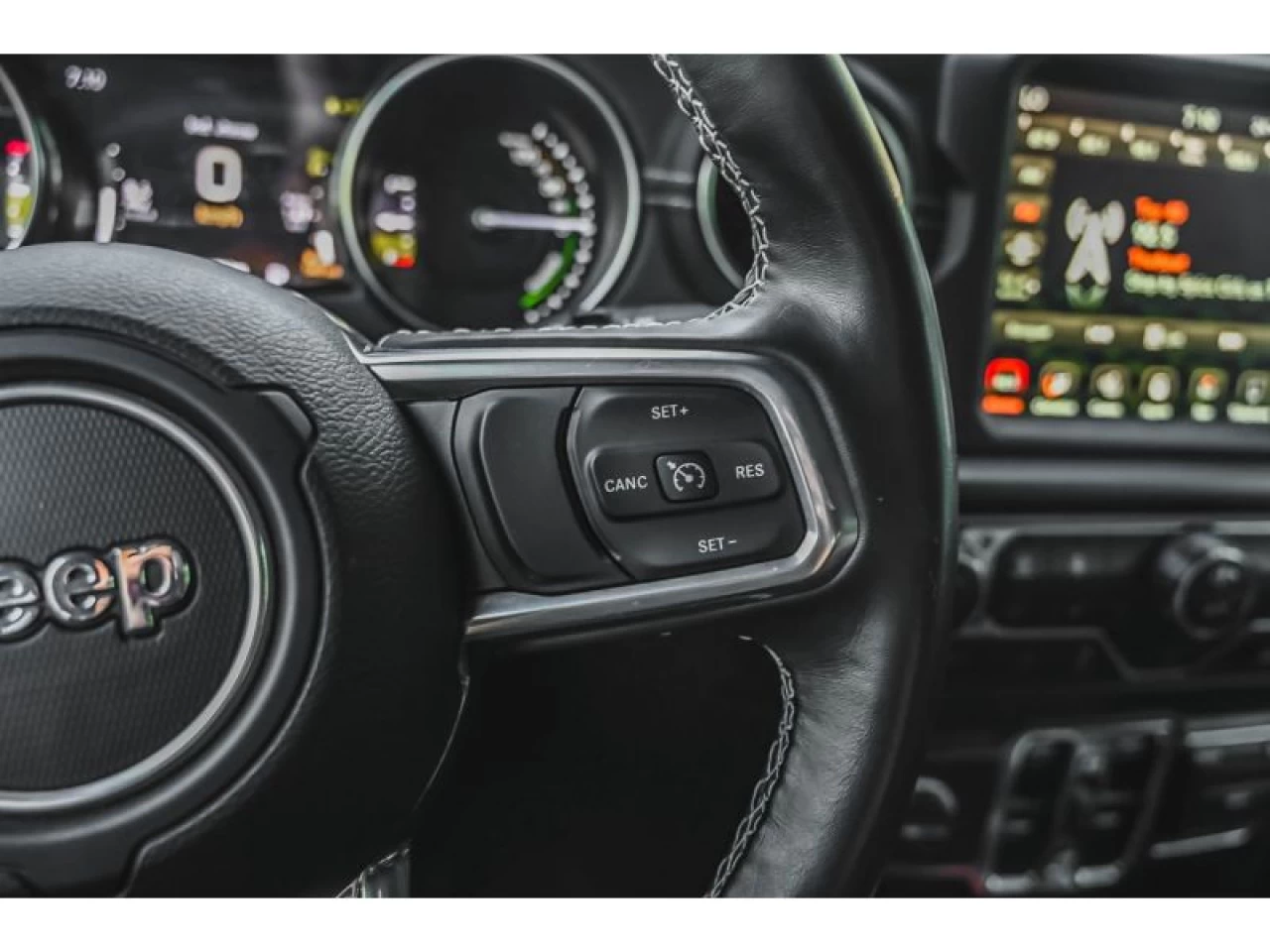 2022 Jeep Wrangler 4XE Unlimited Sahara TOIT SKY ONE-TOUCH Image principale