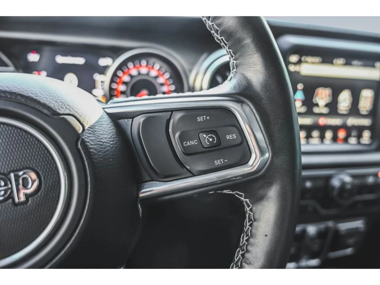 2023 Jeep Wrangler Sahara 4 Door 4x4 V6 GROUPE TEMPS FROID Image principale