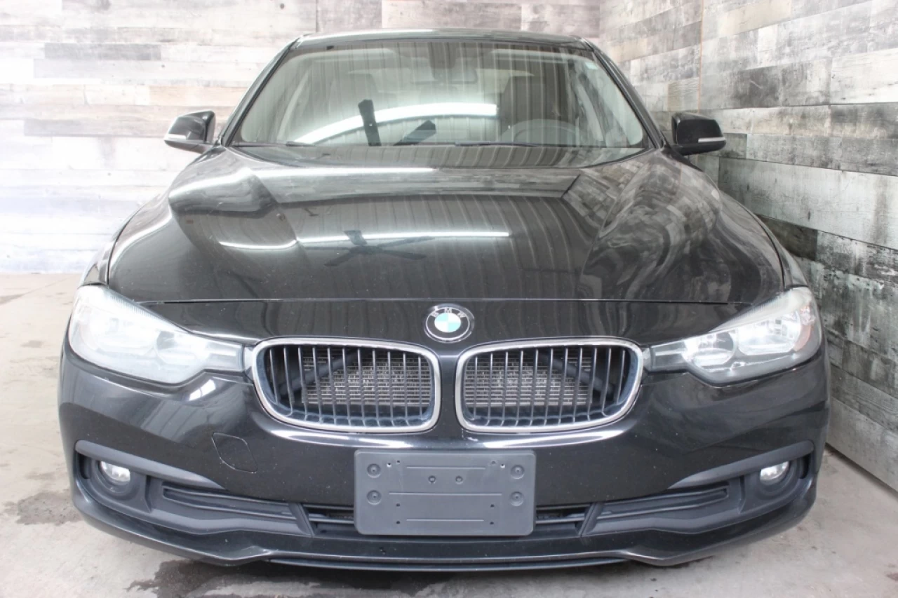 2016 BMW 3 Series 320i xDrive AWD CUIR **APPROUVÉ À 99.9%** Image principale