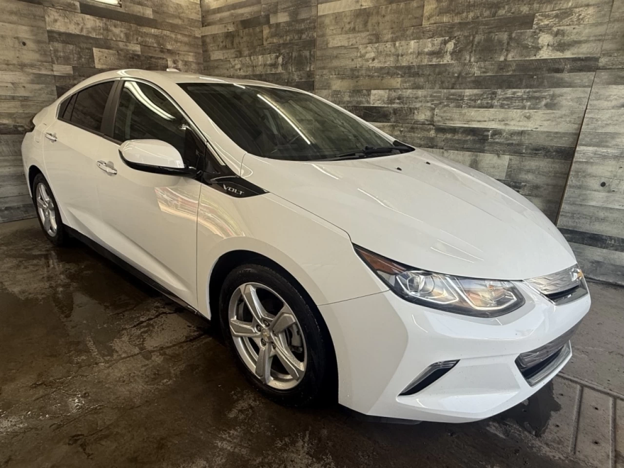2018 Chevrolet Volt LT AUTO BLUETOOTH **APPROUVÉ À 99.9%** Image principale