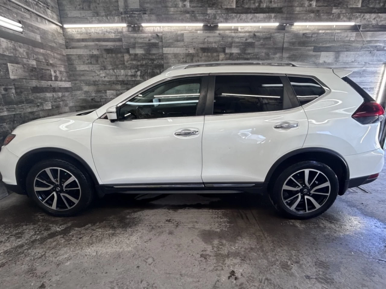 2018 Nissan Rogue SL AWD AUTO NAV TOIT CUIR **APPROUVÉE 99,9%** Image principale