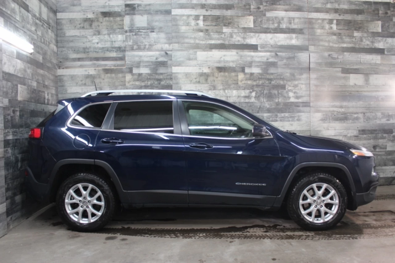2016 Jeep Cherokee North V6 4X4 CAM DE RECUL **APPROUVÉ À 99.9%** Image principale