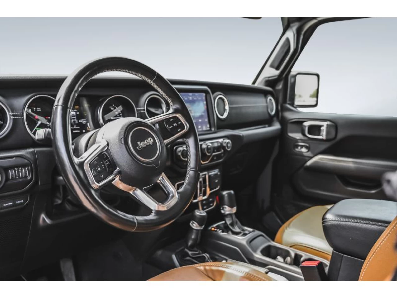 2022 Jeep Wrangler 4XE Sahara 4X4 GROUPE TEMPS FROID ATTELAGE REMORQU Image principale