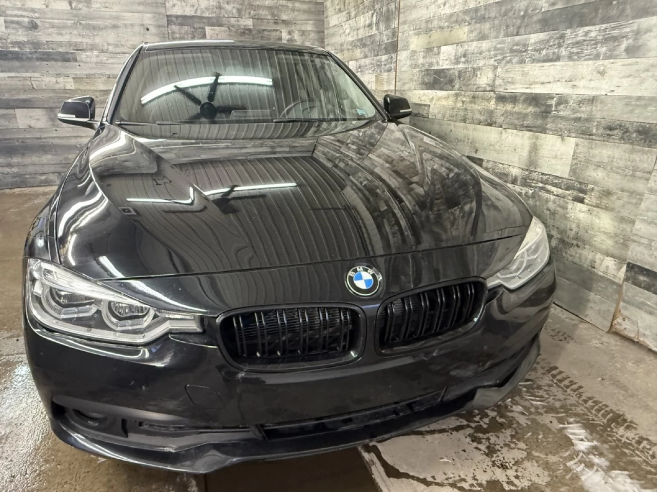 2017 BMW 3 Series 320i xDrive Awd Cuir Bluetooth**ApprouvÉe 99,9%** Image principale