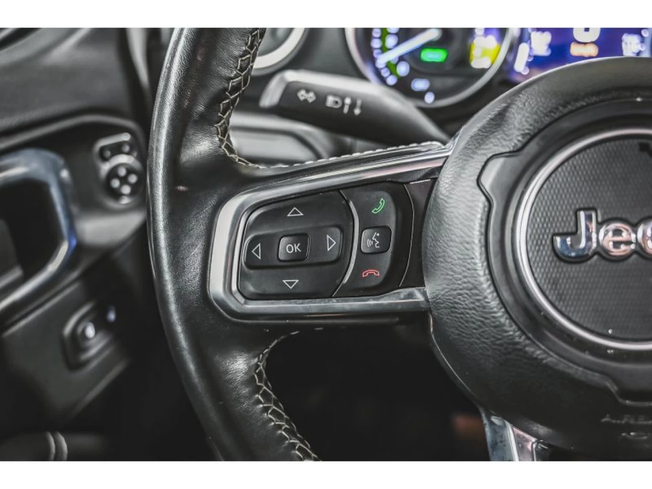 2021 Jeep Wrangler 4XE Unlimited Sahara 4x4F GROUPE REMORQUAGE Image principale