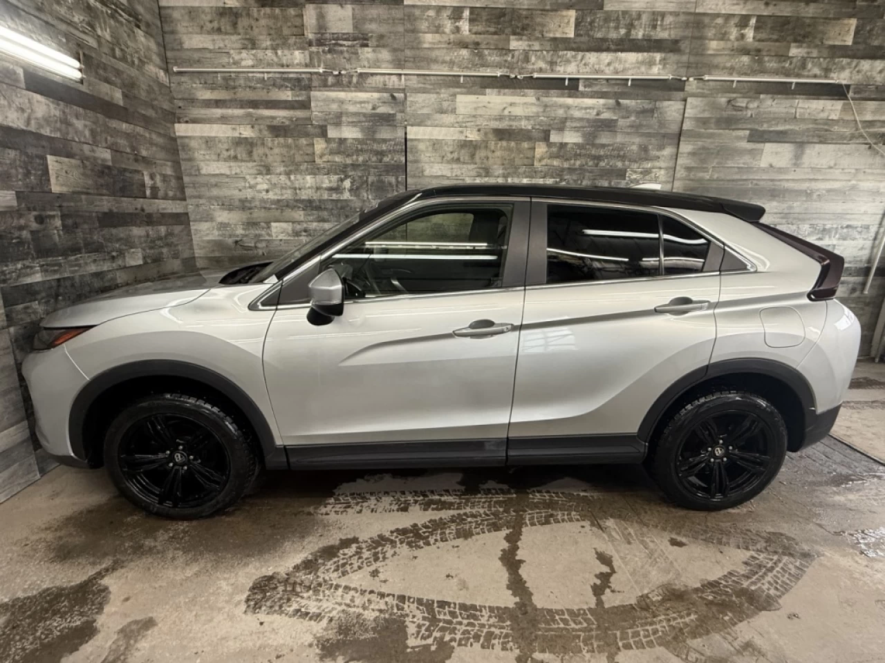 2020 Mitsubishi Eclipse Cross ES Main Image