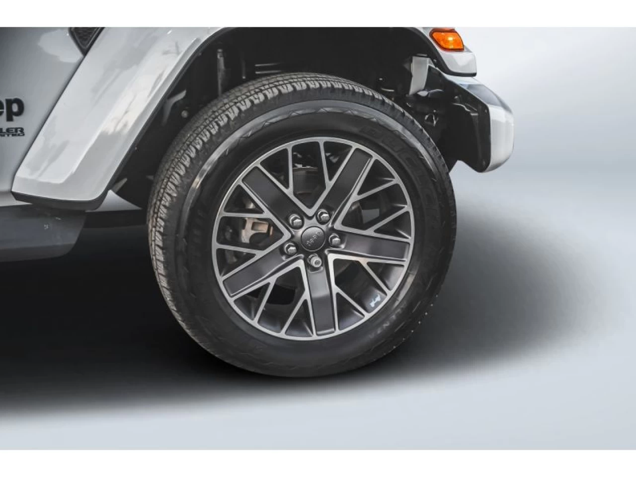 2022 Jeep Wrangler 4XE Unlimited High Altitude 4x4 Image principale
