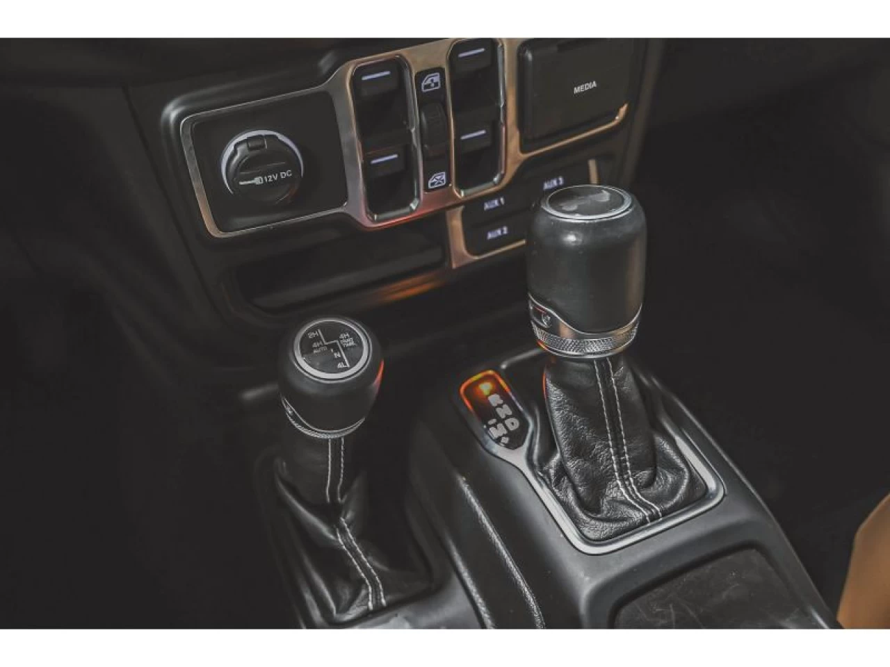 2021 Jeep Wrangler 4XE Unlimited Sahara 4x4F GROUPE REMORQUAGE Image principale