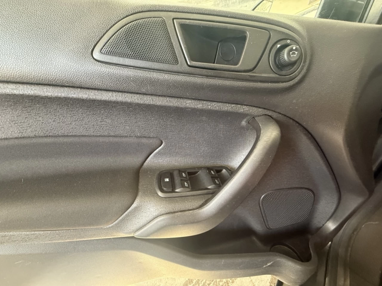 2017 Ford Fiesta SE AUTO BLUETOOTH S,CHAUFFANT **APPROUVÉE 99,9%** Image principale