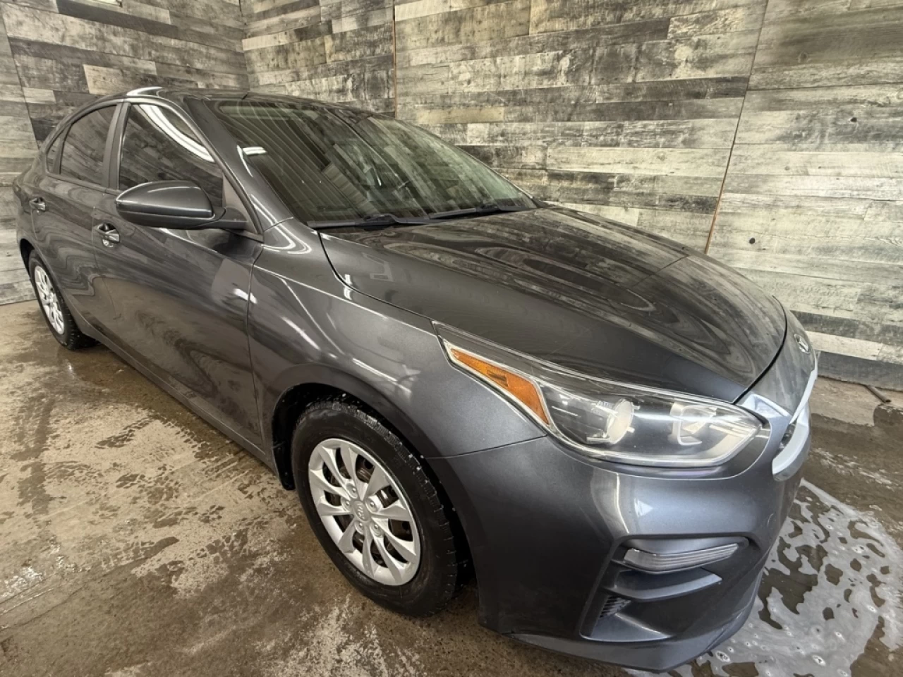 2020 Kia Forte LX Sieges chauffant Bluetooth **ApprouvÉe 99,9%** Image principale