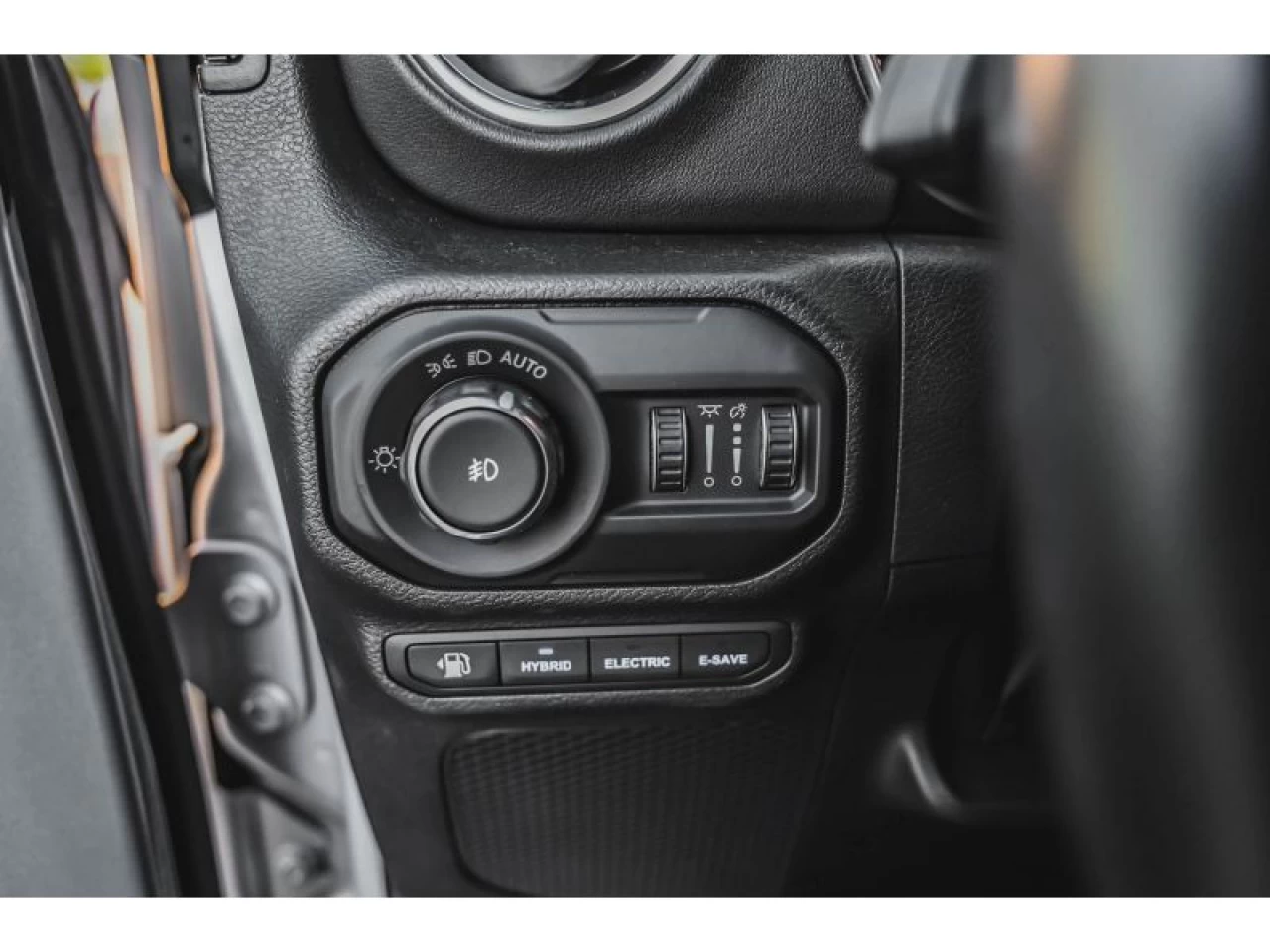 2022 Jeep Wrangler 4XE Unlimited Sahara TOIT SKY ONE-TOUCH Image principale