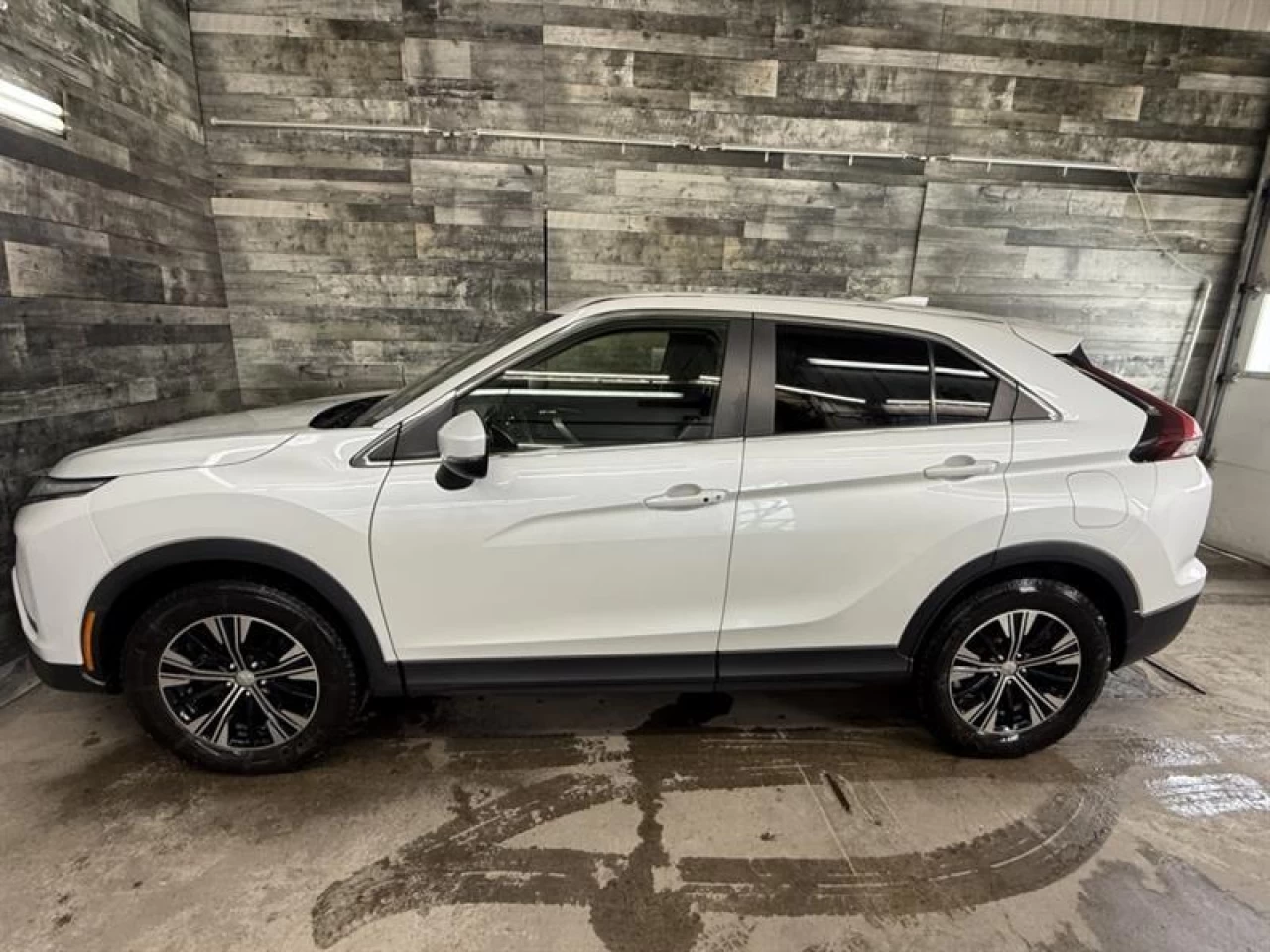 2022 Mitsubishi Eclipse Cross SE AWD CAM DE RECUL ** APPROUVÉ À 99.9%** Image principale