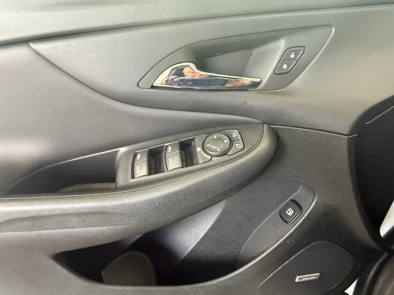 2018 Chevrolet Volt LT AUTO BLUETOOTH **APPROUVÉ À 99.9%** Image principale