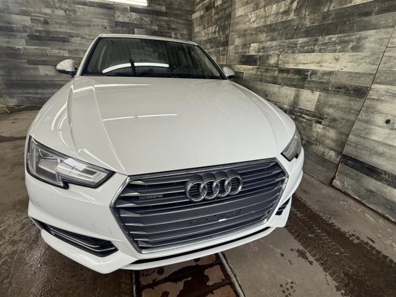 2018 Audi A4 Technik AWD CUIR NAV TOIT Image principale