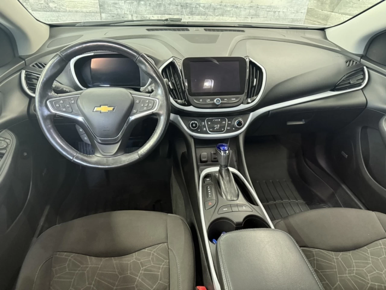 2018 Chevrolet Volt LT AUTO BLUETOOTH **APPROUVÉ À 99.9%** Image principale