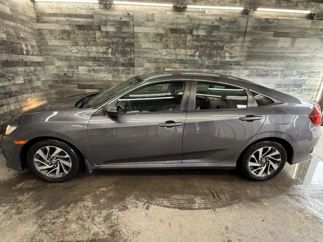 2016 Honda Civic Sedan EX AUTO TOIT CAM BLUETOOTH **APPROUVÉE 99,9%** Image principale