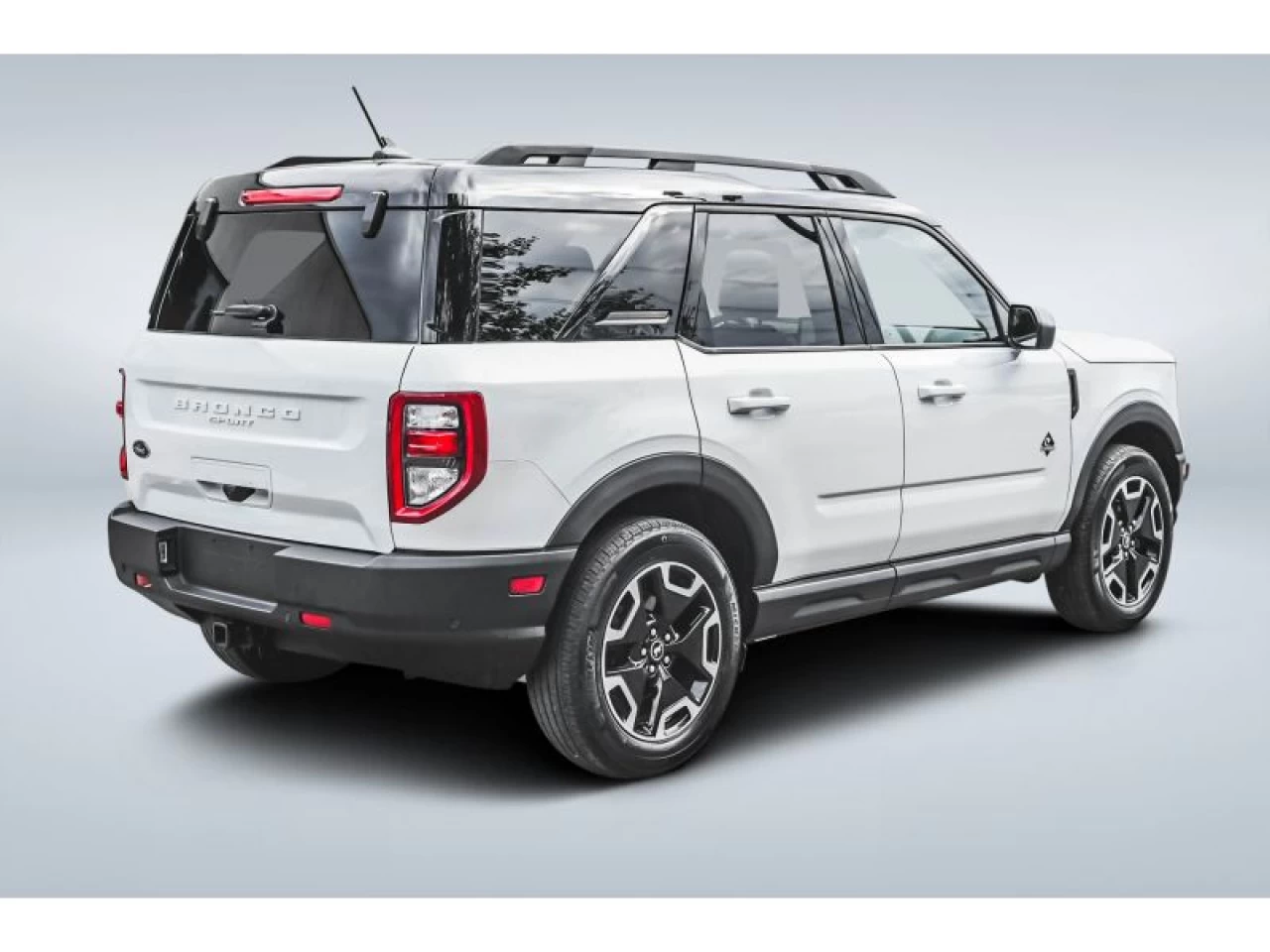 2024 Ford Bronco Outer Banks 4x4 TECH PACKAGE Image principale