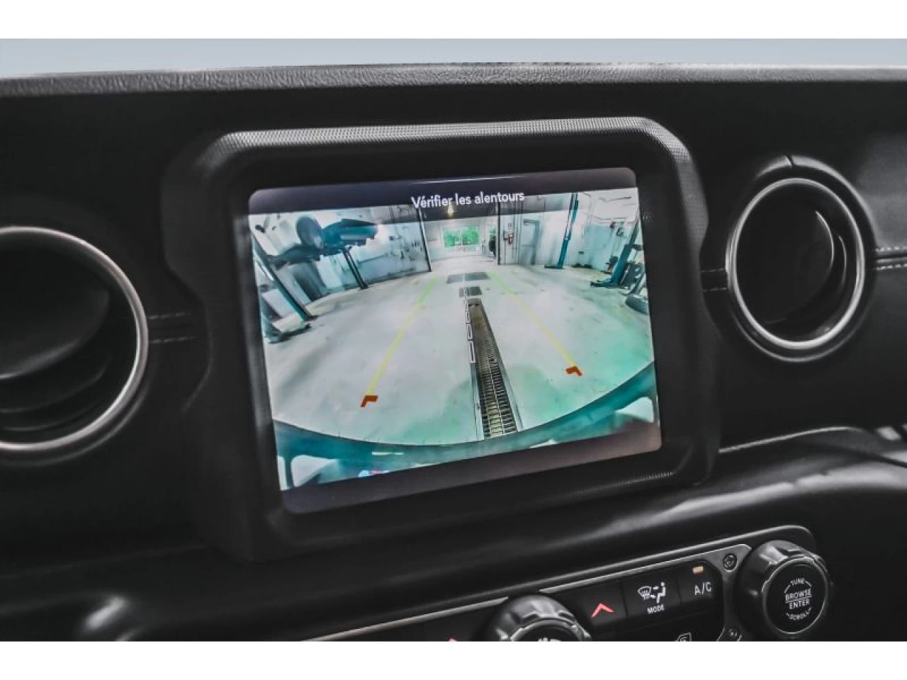 2022 Jeep Wrangler 4XE Unlimited Sahara 4x4 Image principale