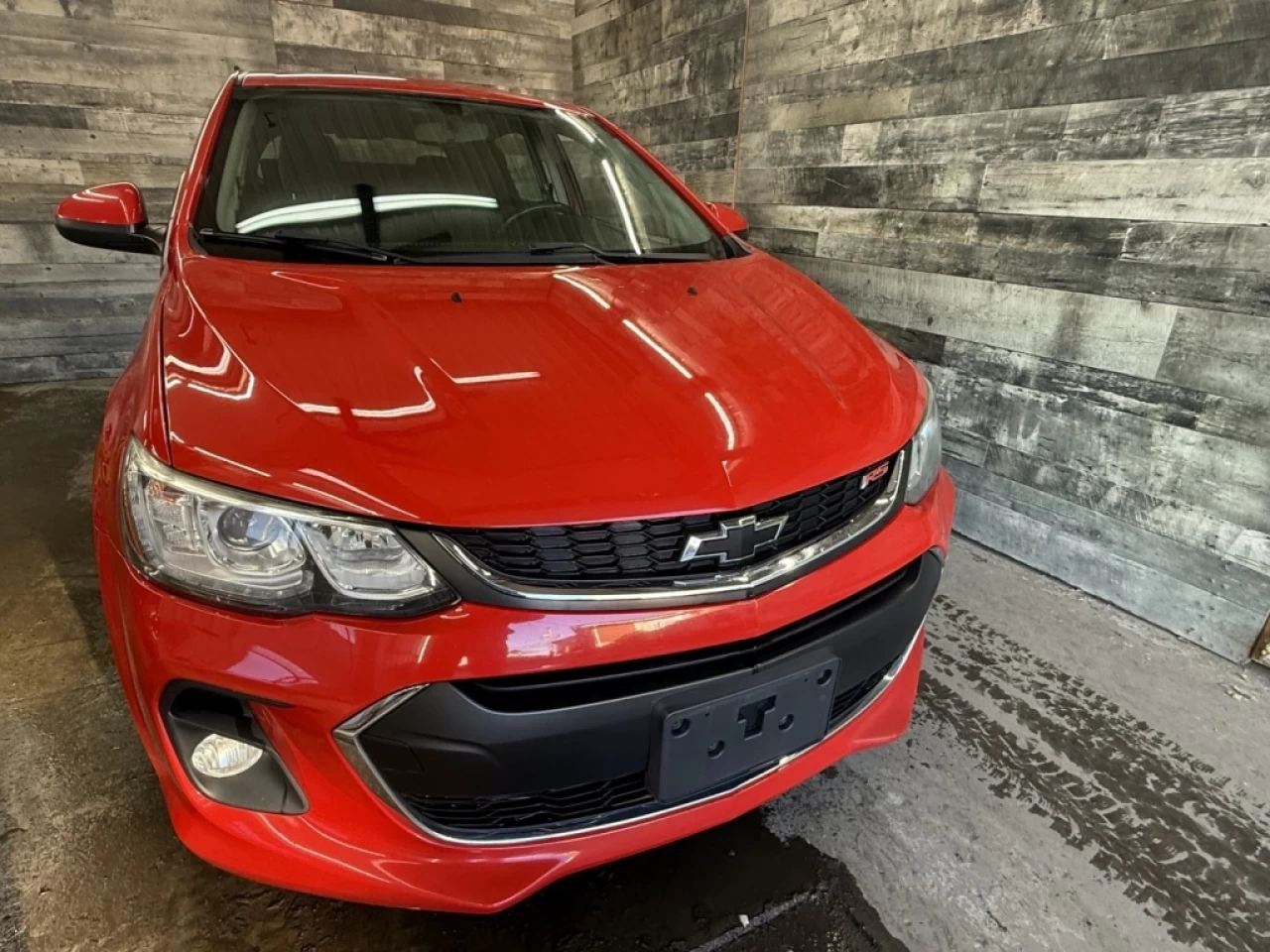 2018 Chevrolet Sonic LT AUTO TOIT CAM DE RECUL **APPROUVÉ À 99.9%** Image principale