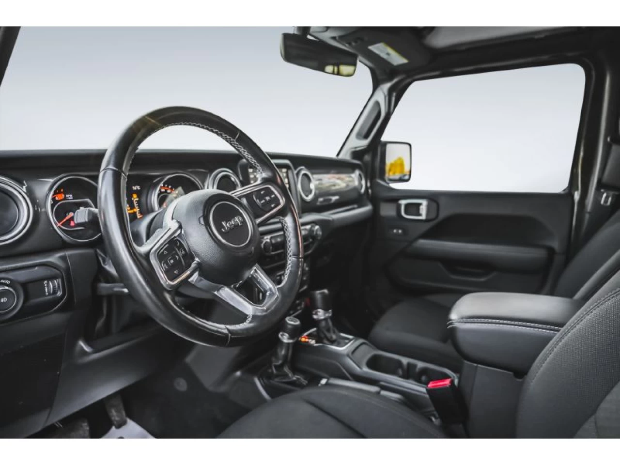 2023 Jeep Wrangler Sahara Image principale