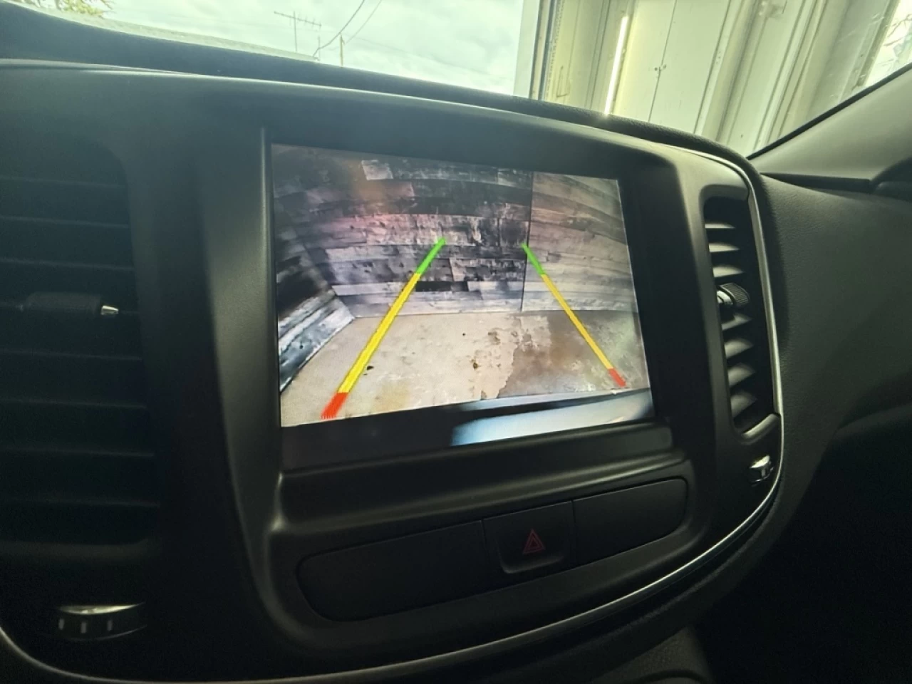 2016 Chrysler 200 LimitÉe CAMÉRA DE RECUL BLUETOOTH **APPROUVÉ À 99. Main Image