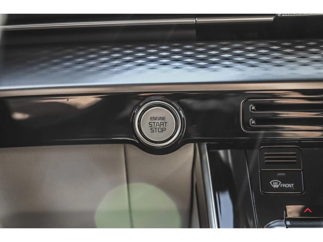 2024 Kia Carnival LX Image principale