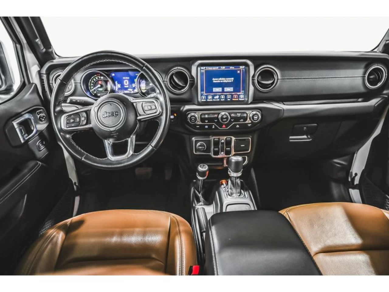 2021 Jeep Wrangler 4XE Unlimited Sahara 4x4F GROUPE REMORQUAGE Image principale