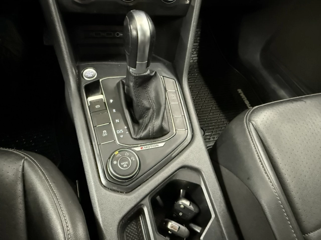 2018 Volkswagen Tiguan Comfortline CUIR AWD NAV TOIT PANO **APPROUVÉ À 99 Image principale