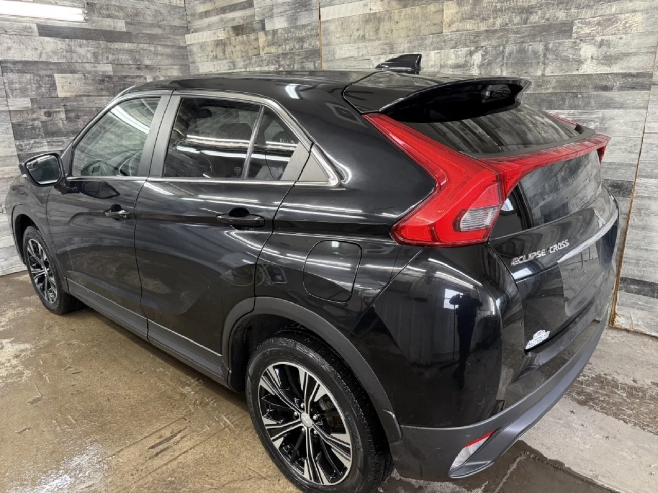 2020 Mitsubishi Eclipse Cross ES AWD **APPROUVÉ À 99.9%** Image principale