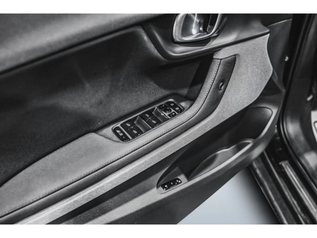 2025 Polestar 2 Long Range Dual Motor TOIT PANORAMIQUE Main Image