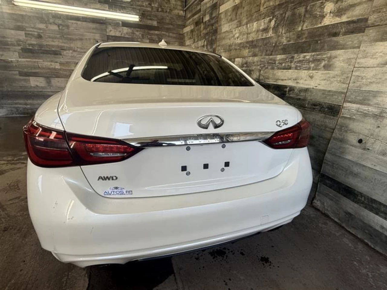2018 Infiniti Q50 2.0t LUXE AWD CUIR TOIT NAV ** APPROUVÉ À 99.9% ** Image principale