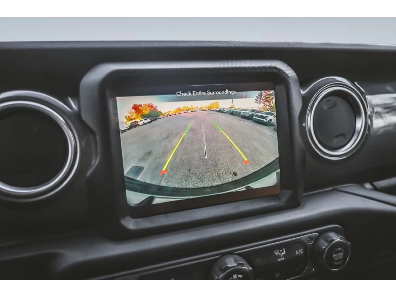 2023 Jeep Wrangler Sahara Image principale