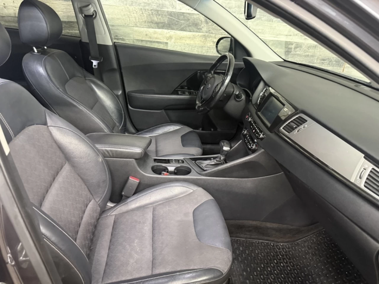 2019 Kia Niro EX HYBRID CUIR TOIT ** APPROUVÉ À 99.9%** Main Image