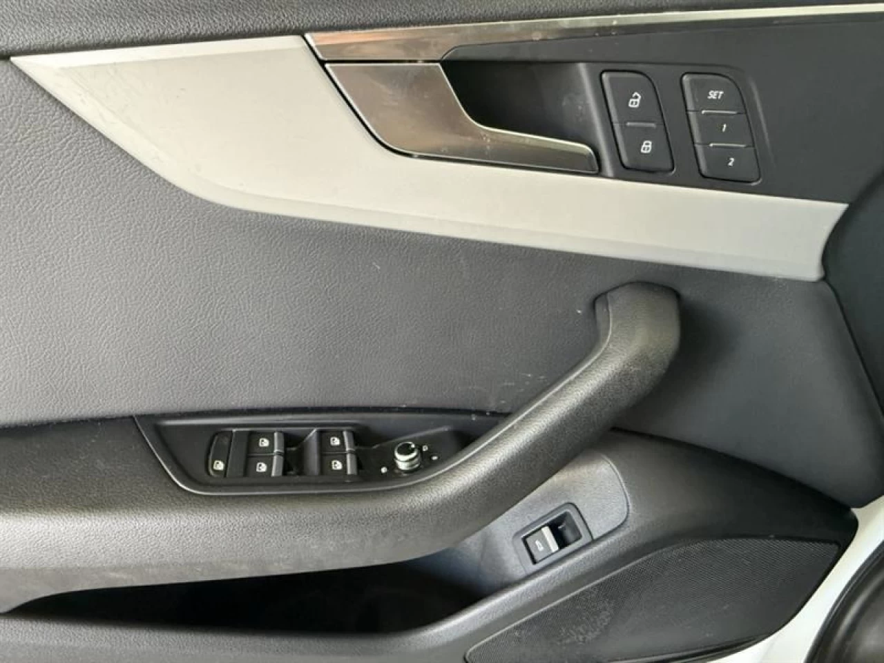 2019 Audi berline A4 Komfort AWD CUIR TOIT ** APPROUVÉ À 99.9% ** Image principale
