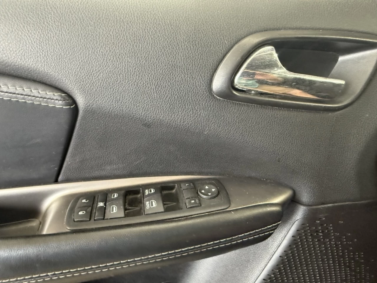 2017 Dodge Journey Crossroad AWD 7 PASS CUIR TOIT **APPROUVÉ À 99.9%* Image principale